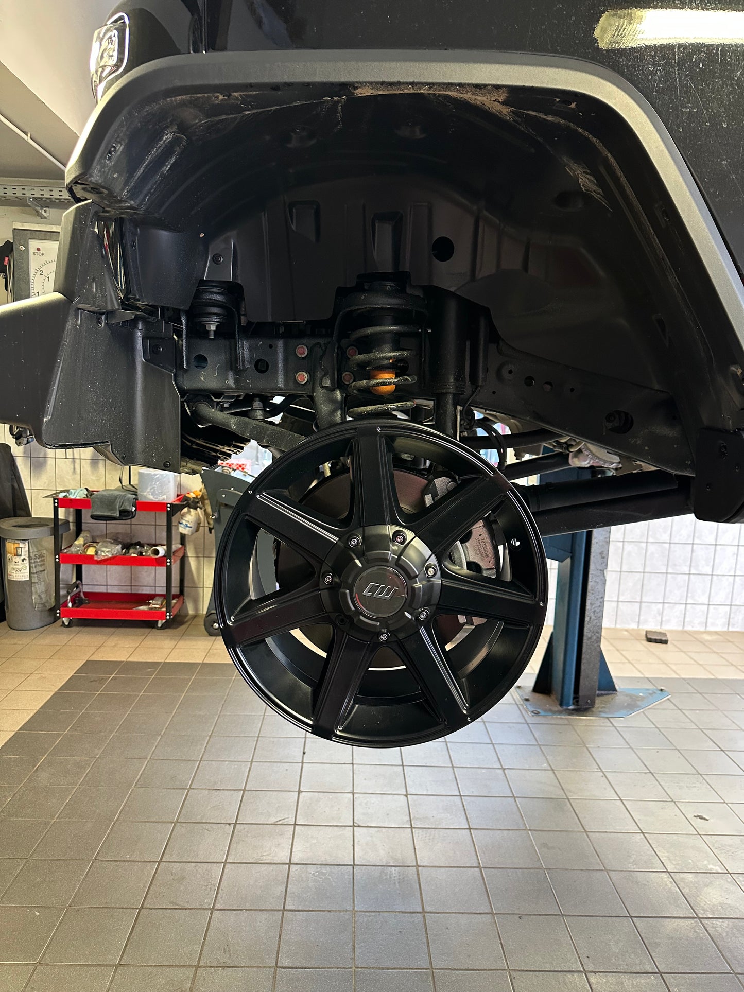 Borbet CWE 8x17 ET30 6x139,7 BAW 212