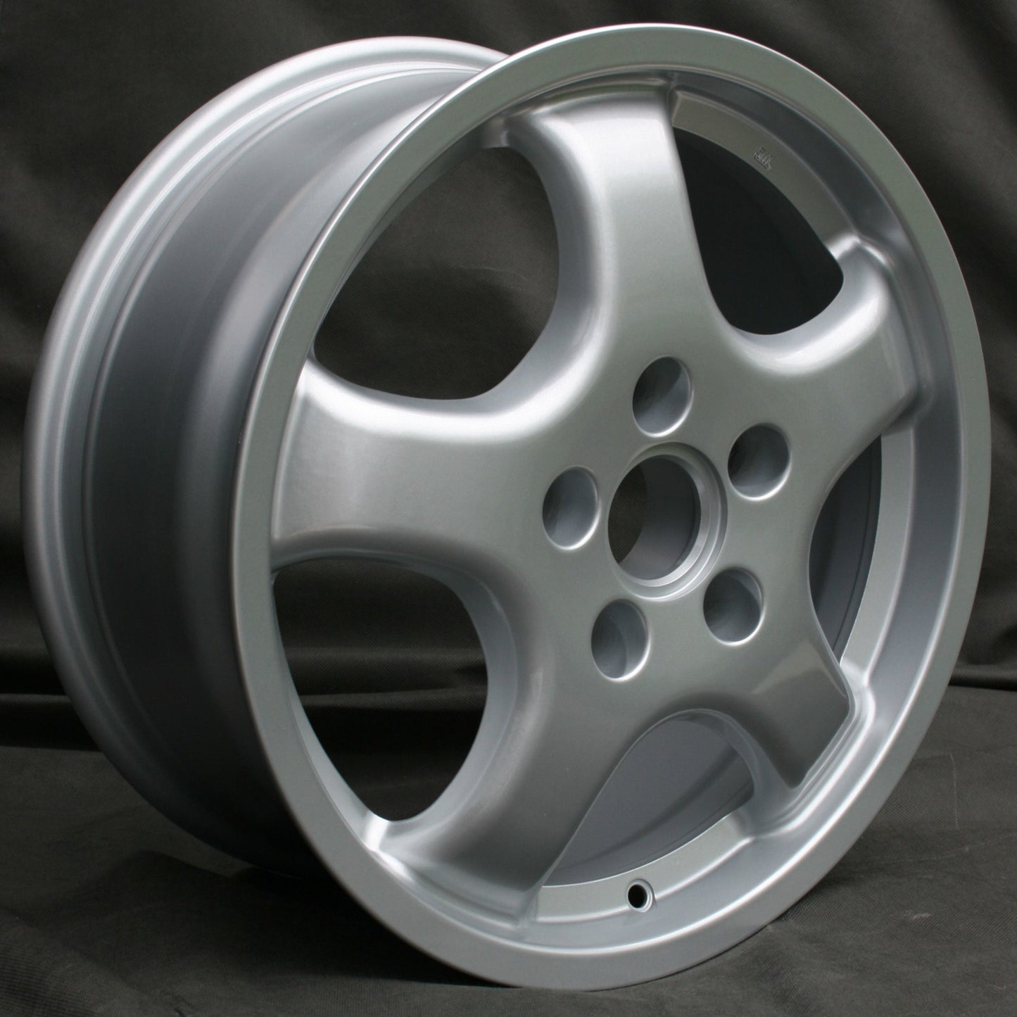 Maxlite Cup Style 7.5x17 ET38 5x112 - Retro-Felge silber Audi VW