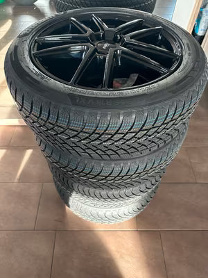 DFM Forthing 4 U-Tour Winterkompletträder Platin / Nexen Reifen 18 Zoll