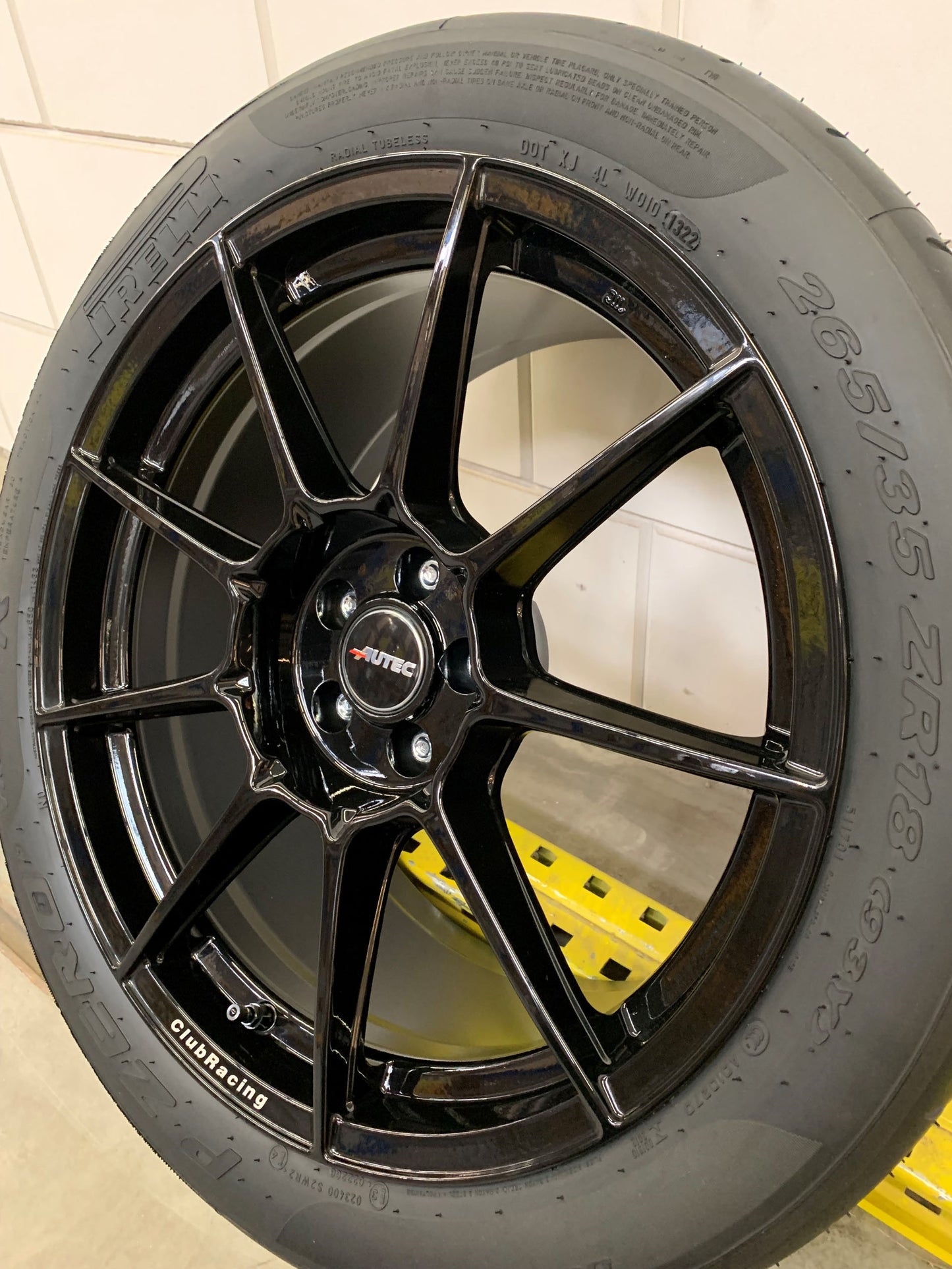 Autec ClubRacing EVO Felge 9,0x17 5/100 ET40 Schwarz