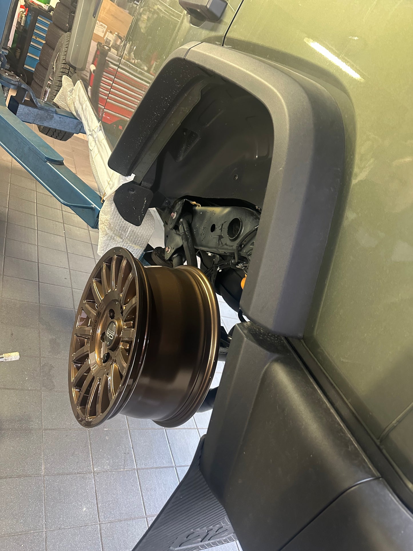 OZ Rally Raid 8.0x17 ET35 6/139 Gloss Bronze Black Lettering