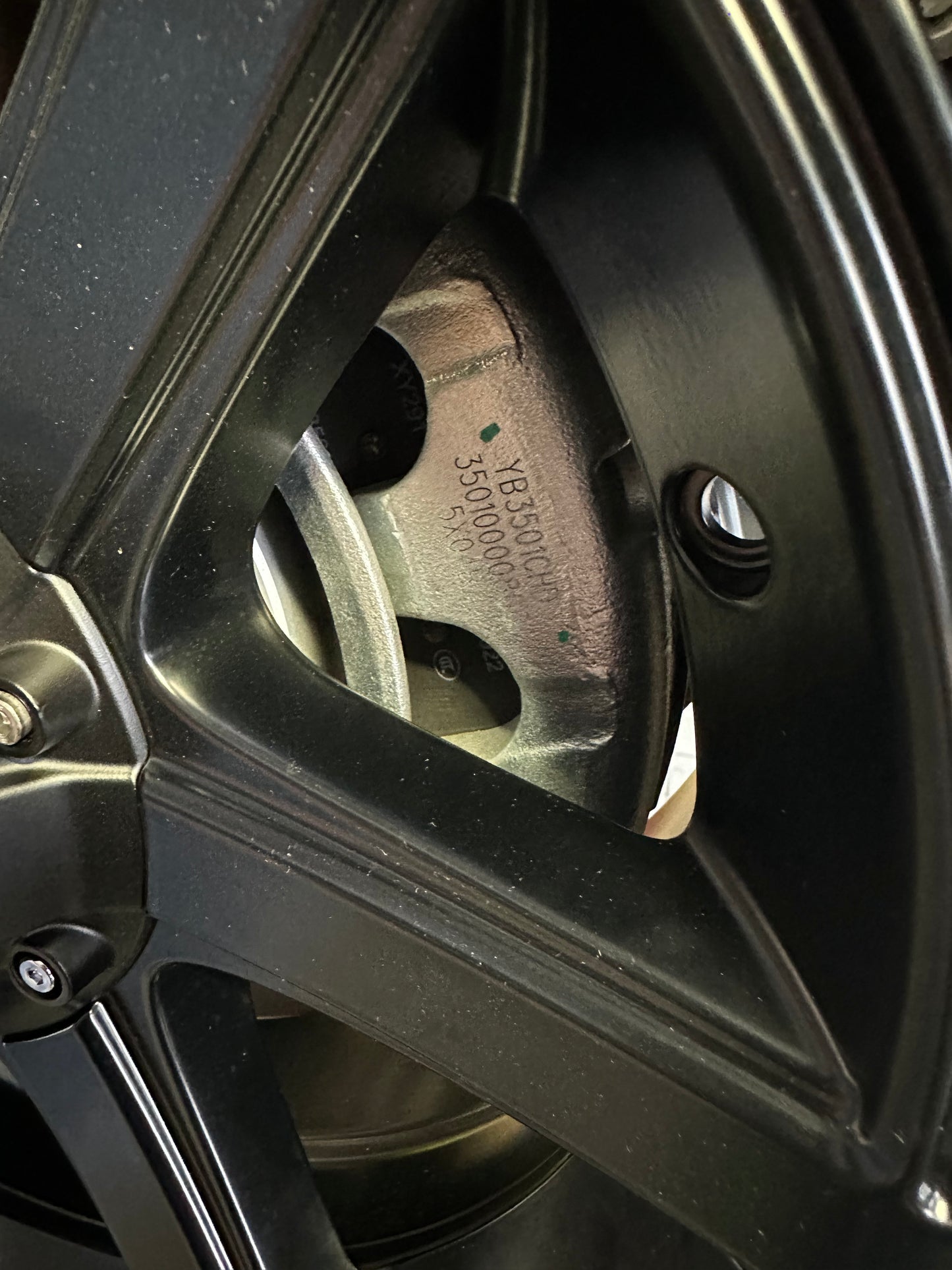 Borbet CWE 8x17 ET30 6x139,7 BAW 212