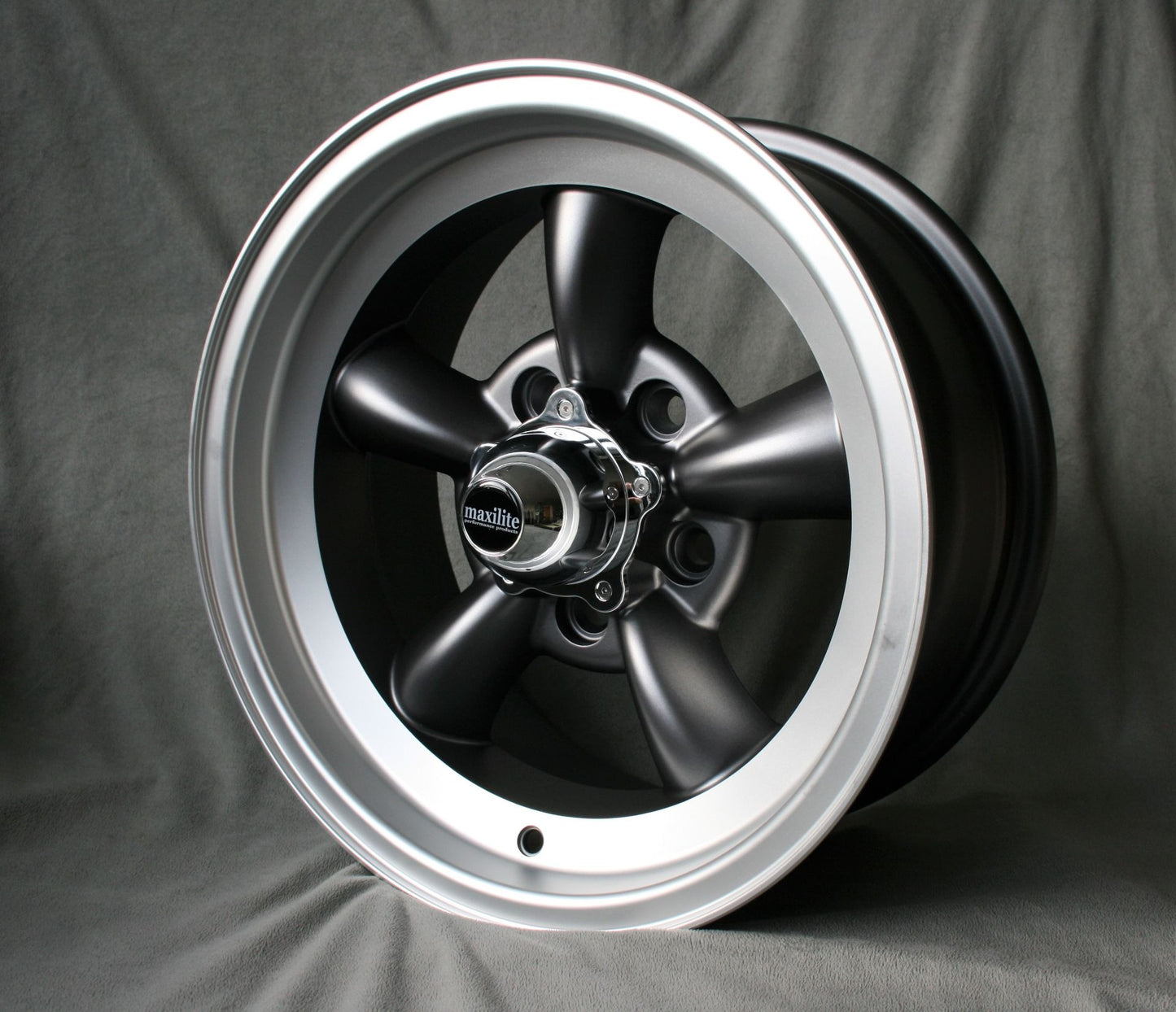 Set: 4x Torque Thrust Style 7x15 anthrazit/glanzgedreht + KM19 Radmuttern