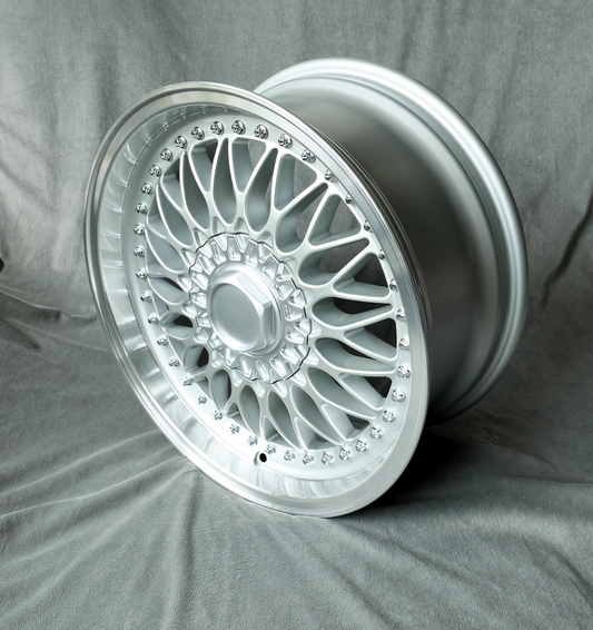 Maxlite RC 90 Style 7.5x17 ET35 5x112 - 4er Set mit Radschrauben 3-teilige Optik