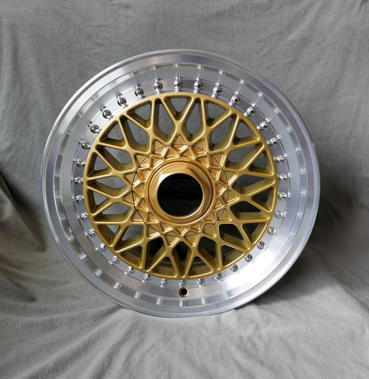 Maxilite 4X SUPER RS STYLE, GOLD 7x16 BMW 3er E30 inkl. Radschrauben