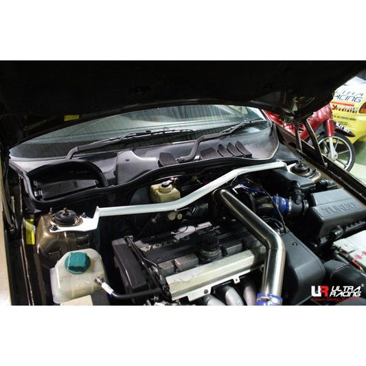 Ultra Racing UR-TW2-1305 – Vordere obere Domstrebe | Volvo 850 / V70