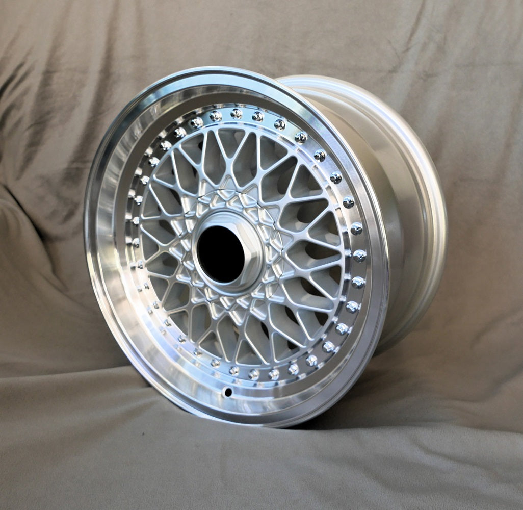 4x Super RS Style 7x16 ET28 4x100 Silber (inkl. Nabenkappe)